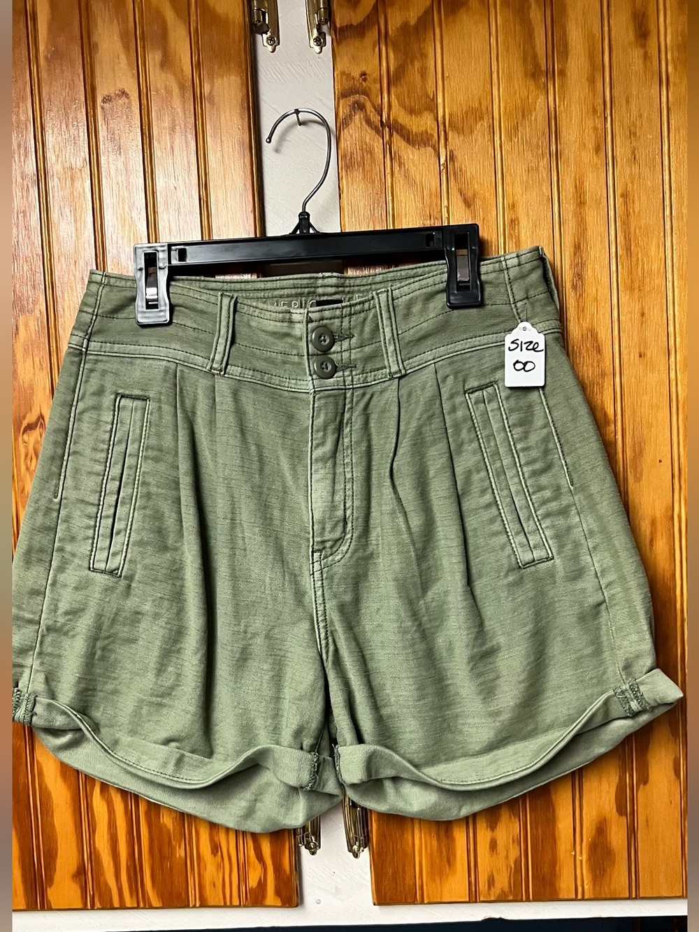 American Eagle Outfitters Olive High-Waist Rolled-Hem Shorts size 00